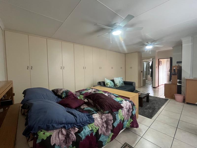 4 Bedroom Property for Sale in Fraaiuitsig Western Cape